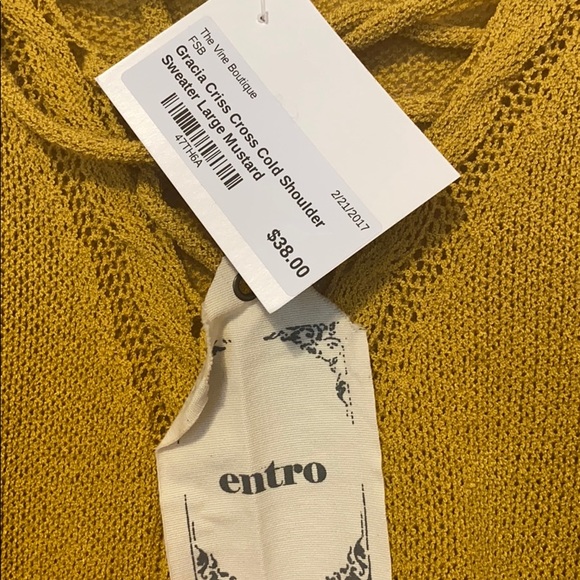 Sweater - Picture 4 of 4